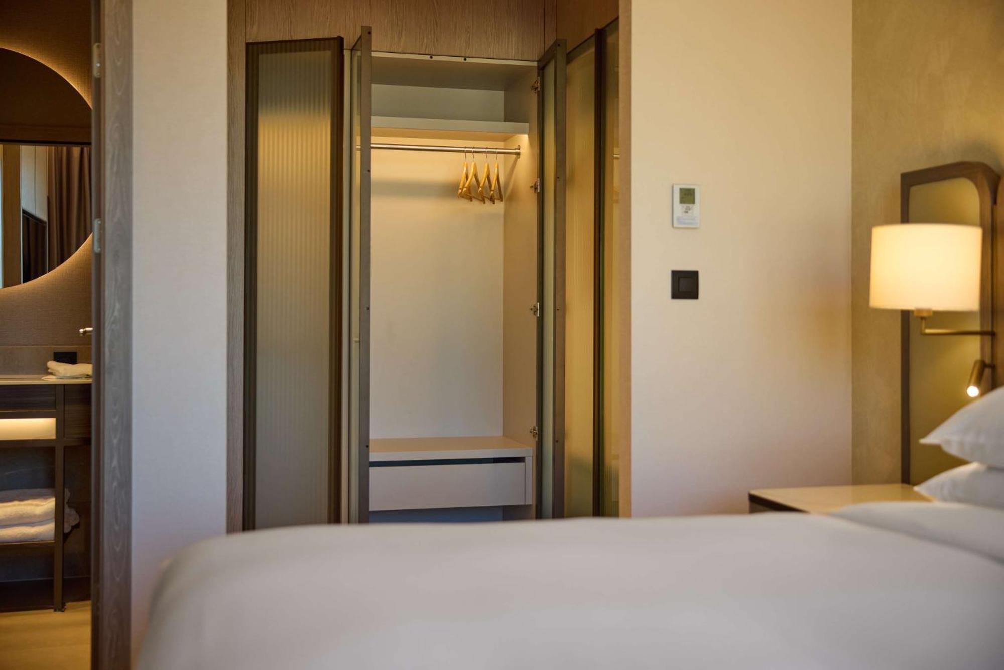 Hilton Sofia Hotel Luaran gambar